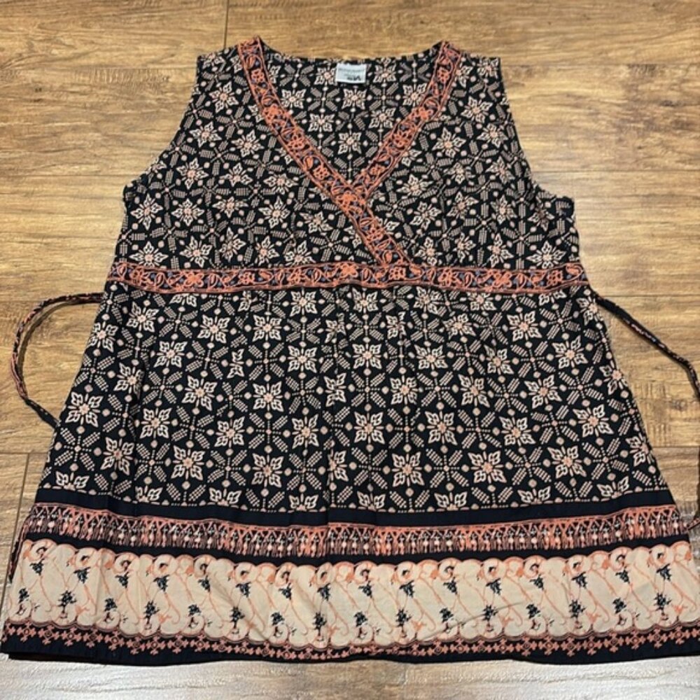 Motherhood maternity bohemian style sleeveless tie waist maternity top size M